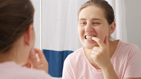 A Detailed Look at How Professional Teeth Whitening Works