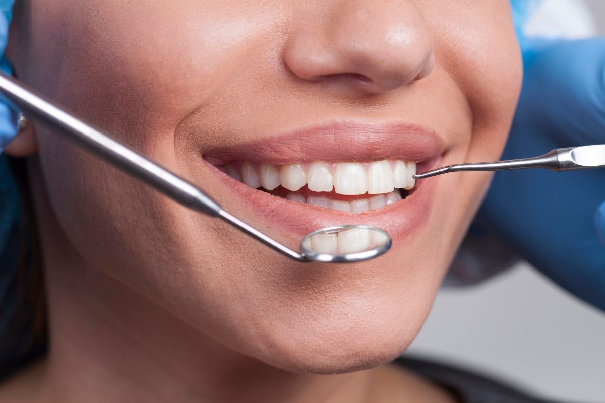 Cosmetic Dentist vs General Dentist Explained